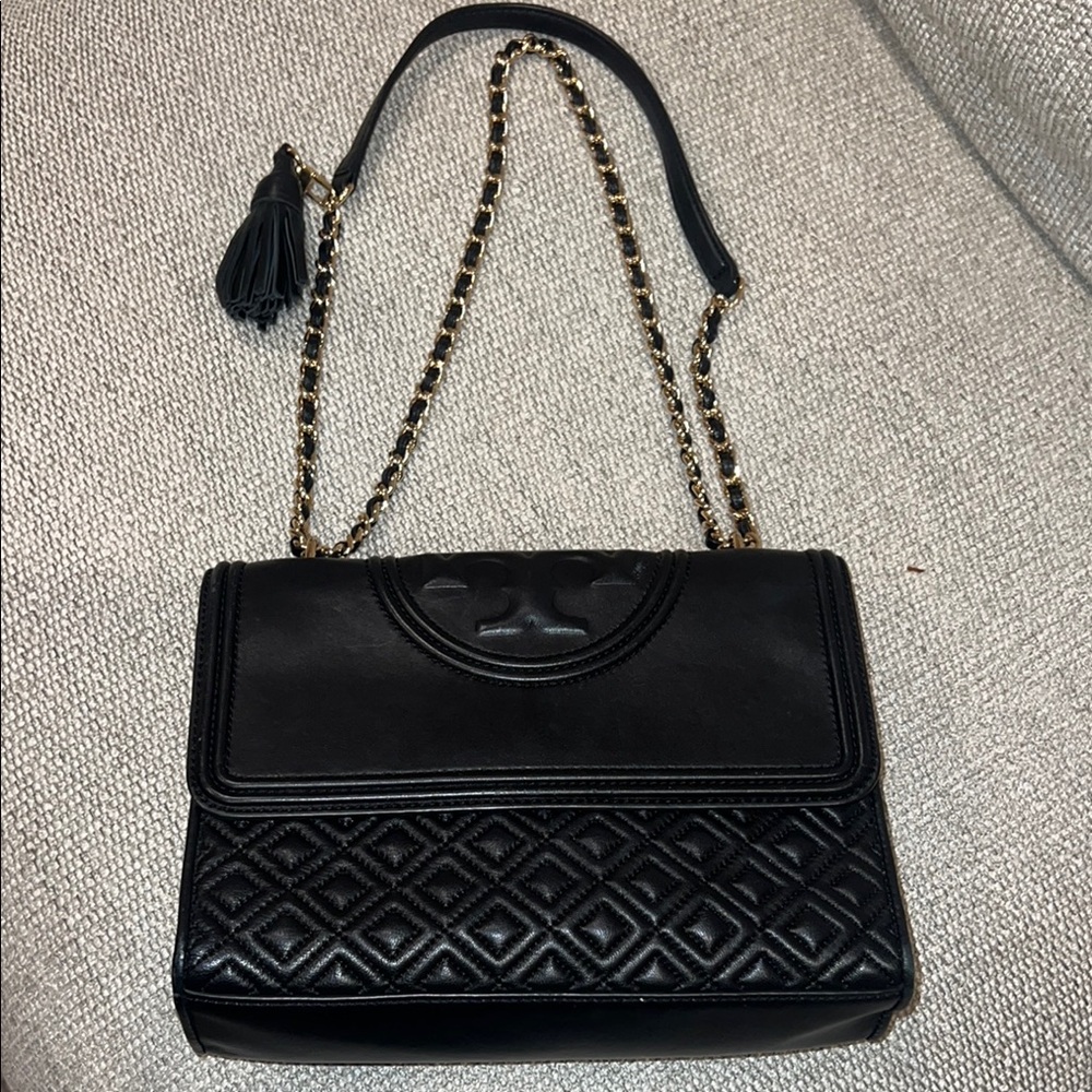 Tory Burch
Fleming Convertible Shoulder Bag
Black